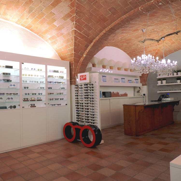 ottica casata cecina interno